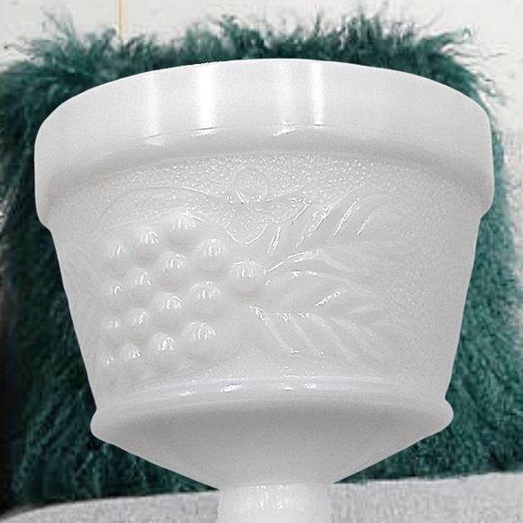 🌲10/$20. Anchor Hocking Grape and Leaf Milk Glass Sherbet Mid Century - Picture 4 of 4